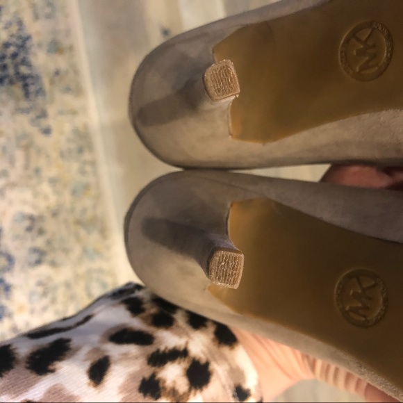 Michael Kors Pumps - Picture 5 of 9